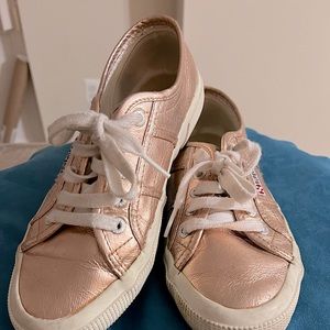 🏷Superga rose gold sneakers 7.5